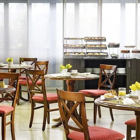 Unaway & Quark Due Aparthotel 4*