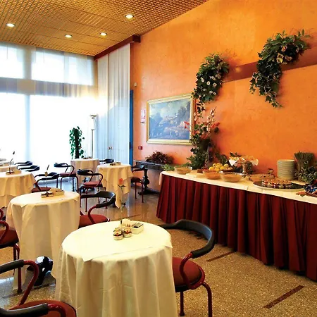 Unaway & Quark Due Milán