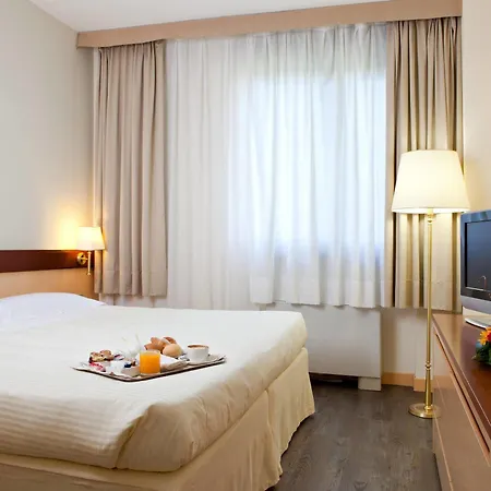 Ξενοδοχείο με διαμερίσματα Unaway & Quark Due