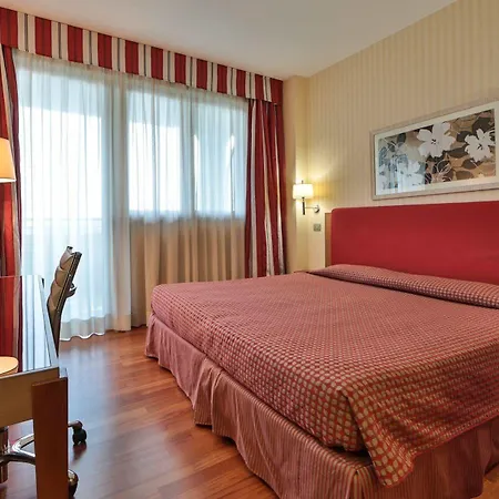Апарт-отель Unaway & Quark Due 4*