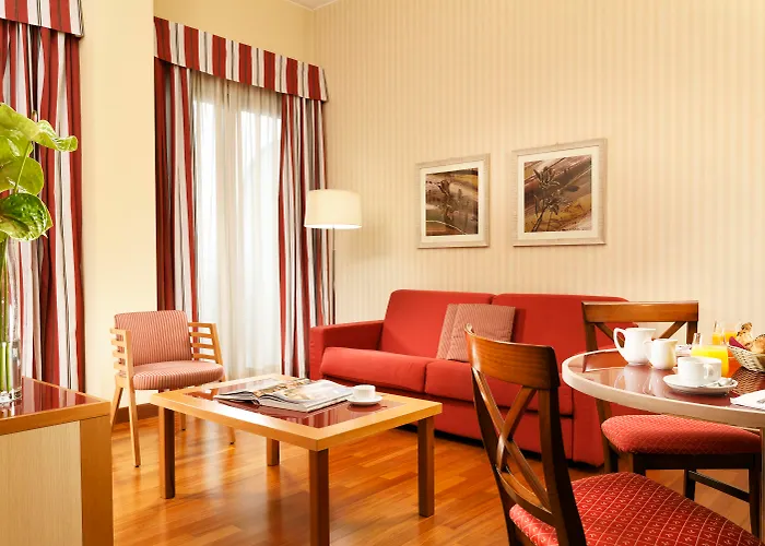 Aparthotel Unaway & Quark Due 4*