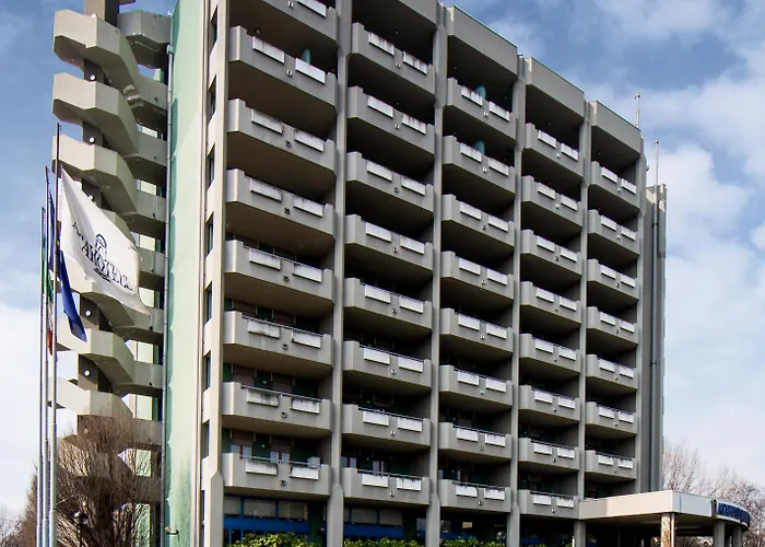 Unaway & Quark Due 4*