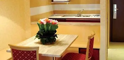 Unaway & Quark Due 4* Milaan