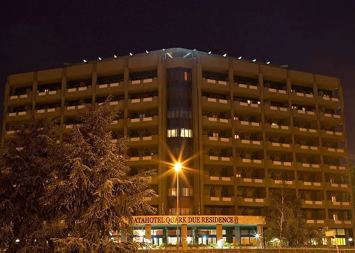 Unaway & Quark Due Aparthotel