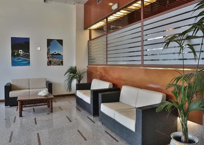 Unaway & Quark Due Aparthotel