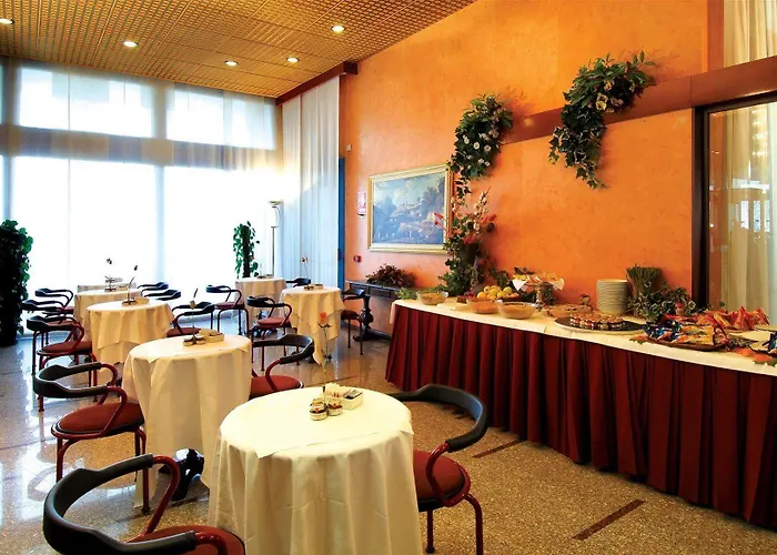 Unaway & Quark Due Milaan