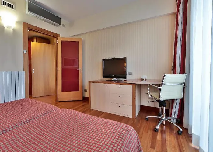 Unaway & Quark Due 4* Milaan