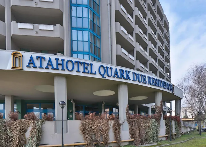 Aparthotel Unaway & Quark Due 4*
