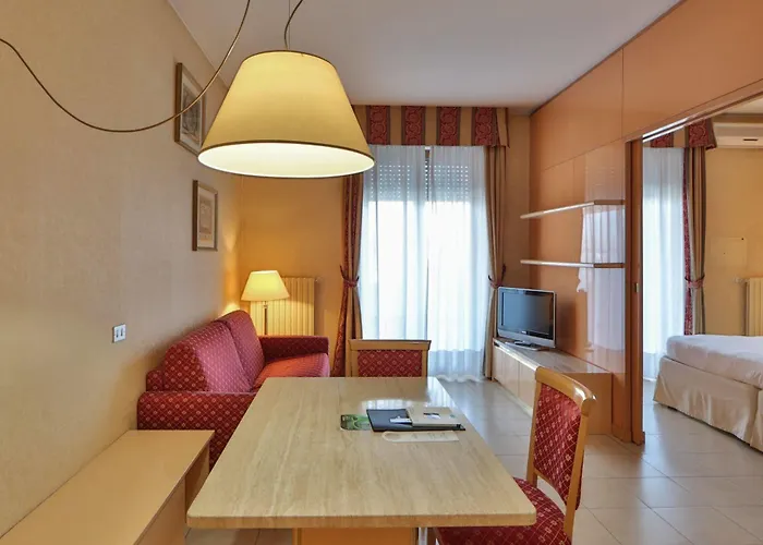 Unaway & Quark Due 4*