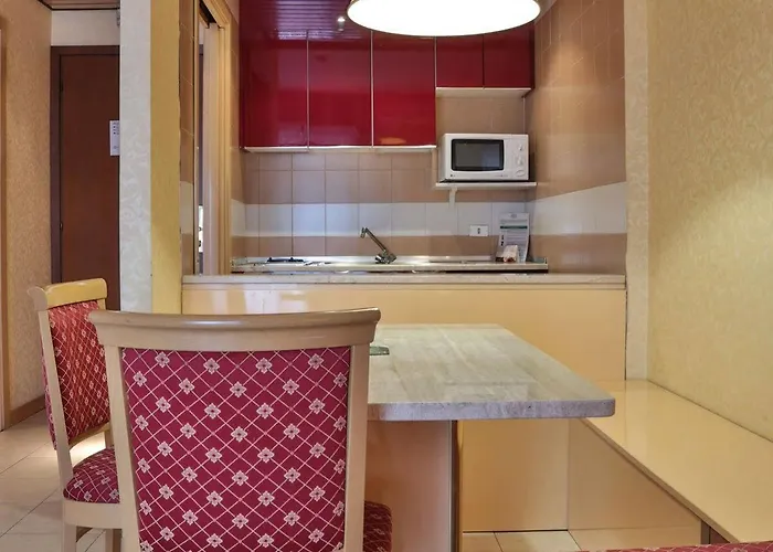 Unaway & Quark Due Aparthotel