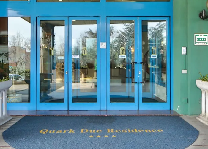 Aparthotel Unaway & Quark Due 4*