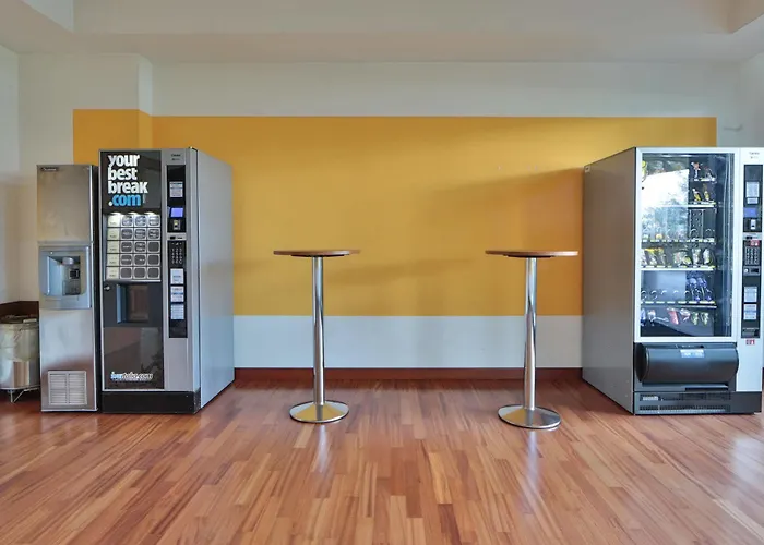 Unaway & Quark Due 4*