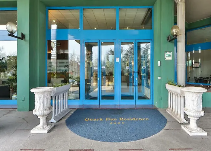 Unaway & Quark Due Aparthotel 4*